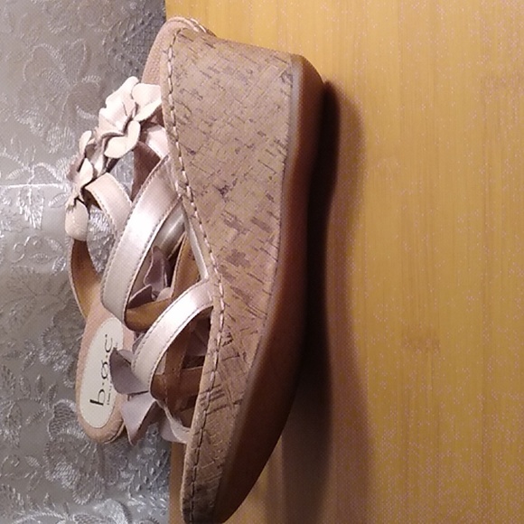 BORN b.o.c Concept Jamaica Slides White/Clay Cork Wedge Thong  Sandals size 8 M - Picture 6 of 16